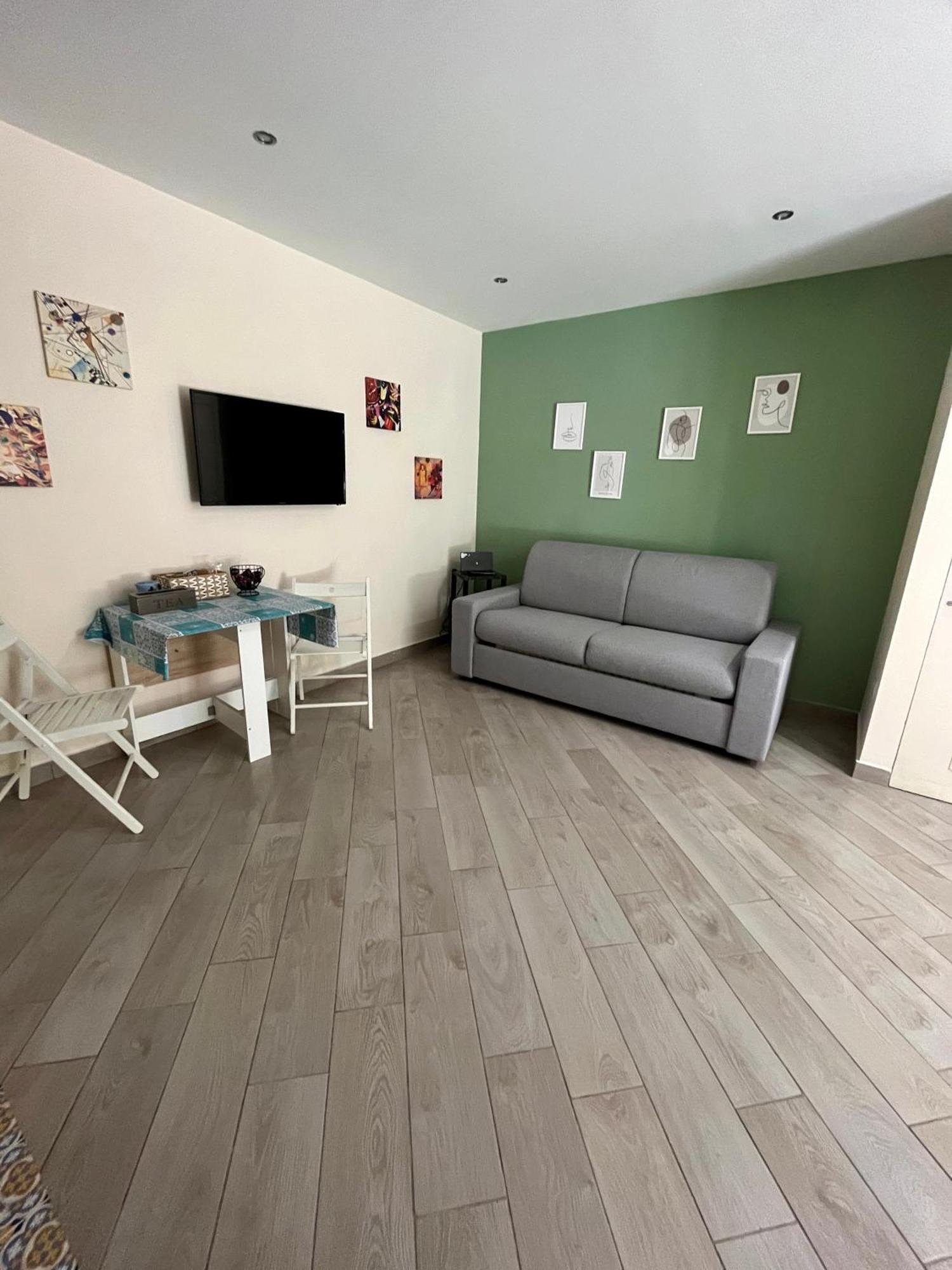 Mare Chiaja Apartment *